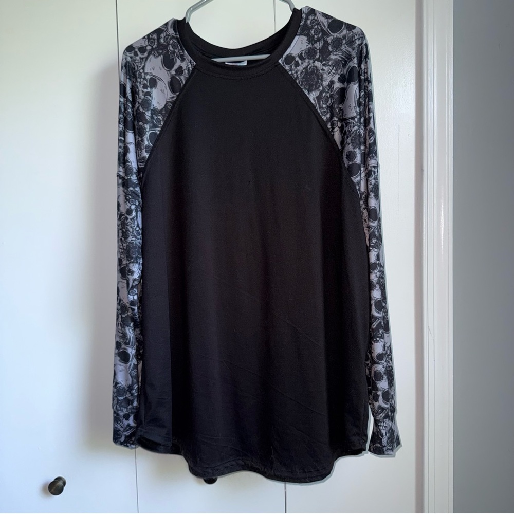 Lularoe Black Long-Sleeve Raglan Shirt with Skull-Print Sleeves